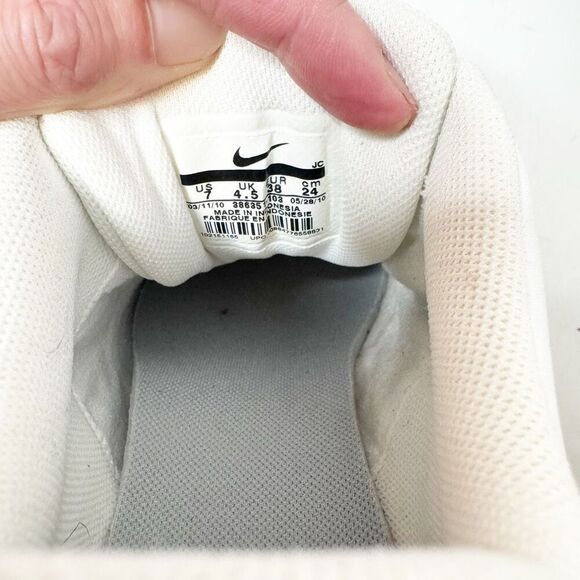 Nike City Court Perforated White Leather Sneakers Tennis Women’s Shoes Size 7 - Picture 9 of 9